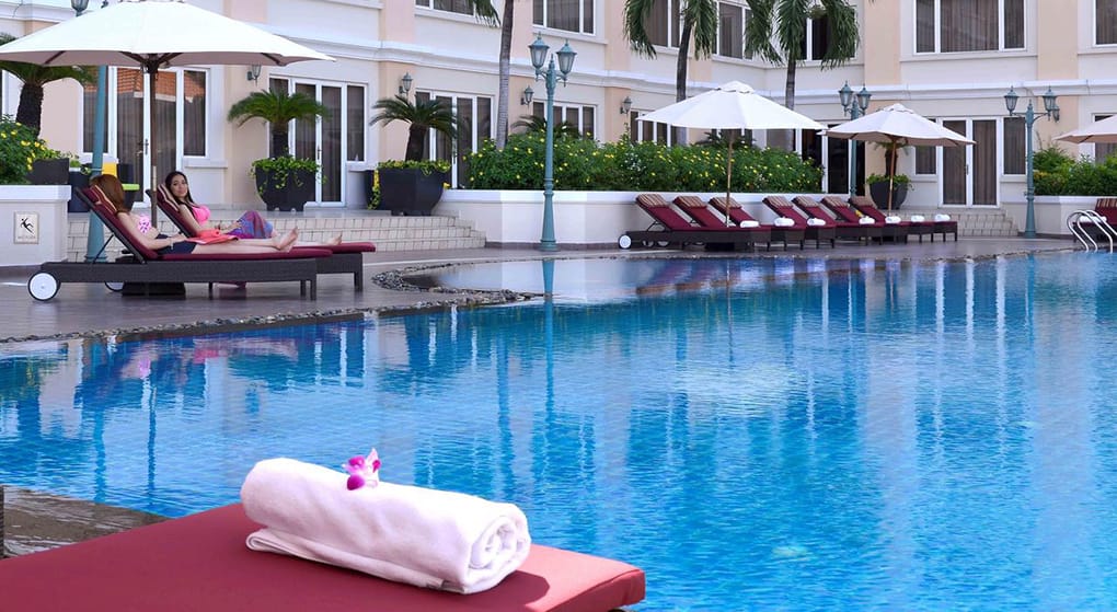 3-Equatorial-Hotel-5-Star-Saigon-Pool