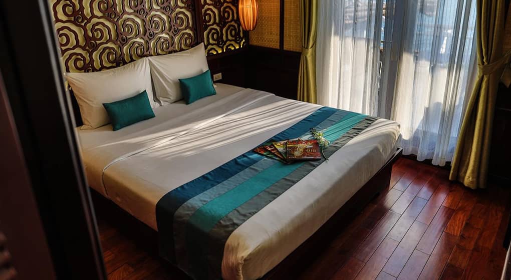 1-Bhaya-Classic-4-Star-Cruise-Bedroom