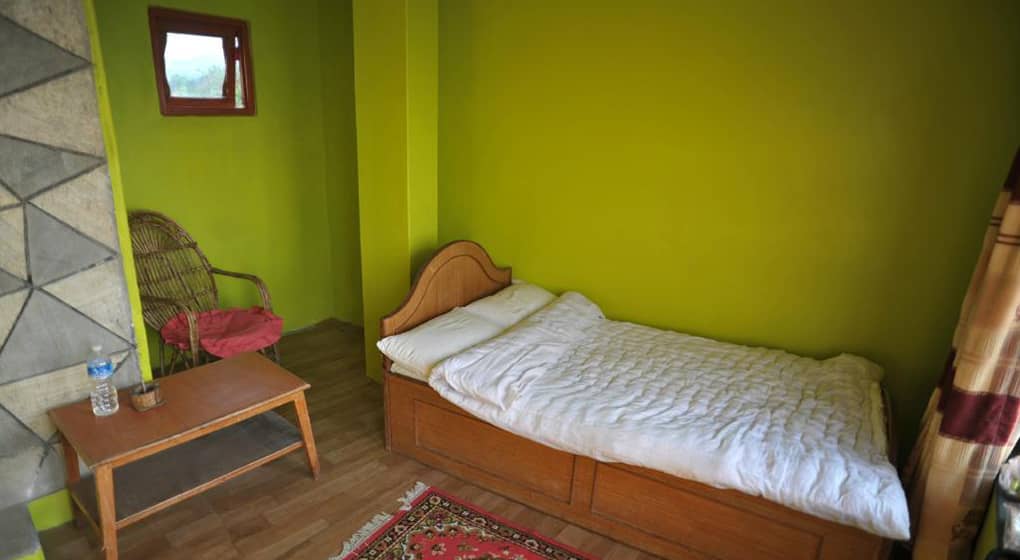 1-Sarangkot-Guesthouse-Bedroom