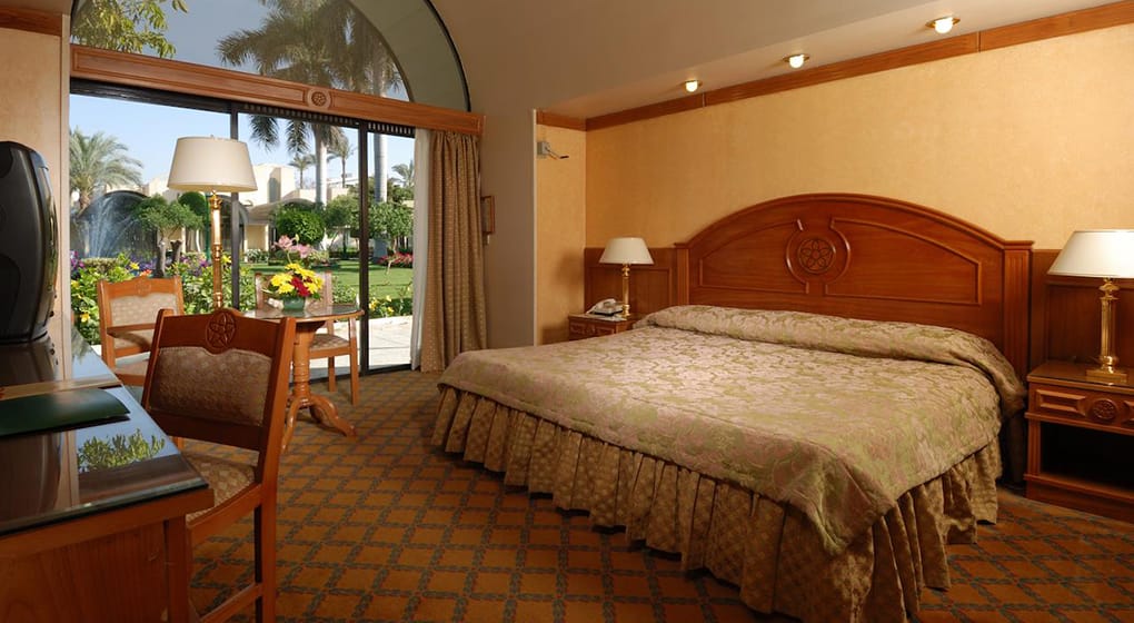 1-The-Oasis-Hotel-Cairo-Bedroom