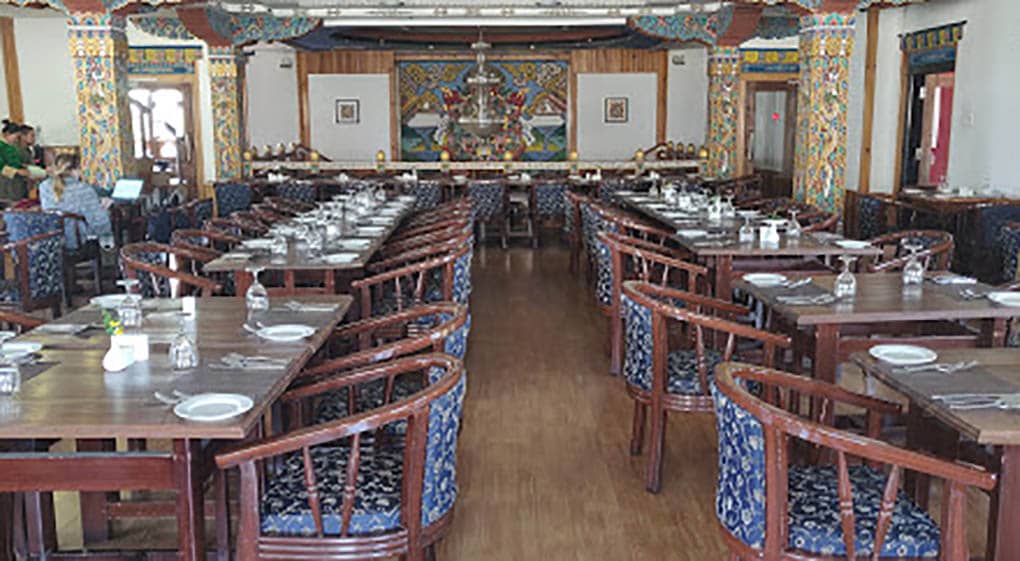 2-Tashi-Namgay-Paro-Dining