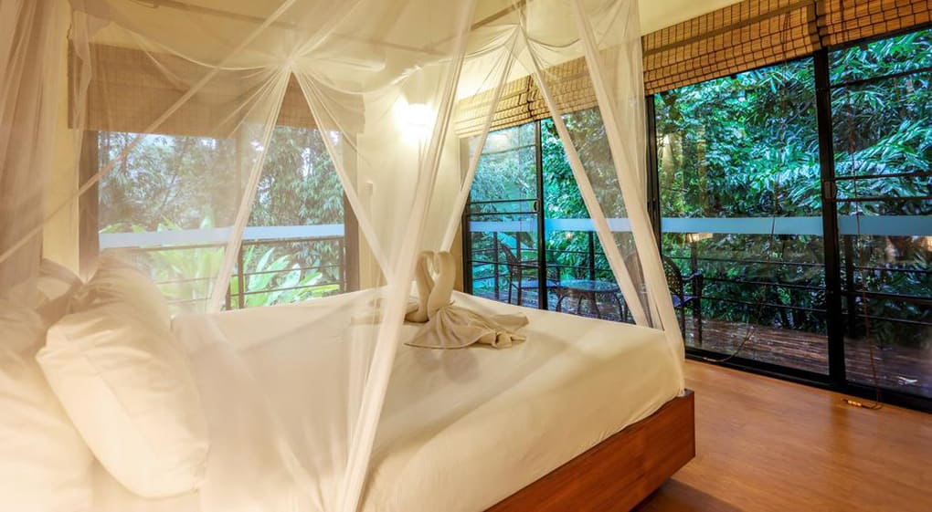 1-Anurak-Lodge-2-Star-Khao_Sok-Bedroom