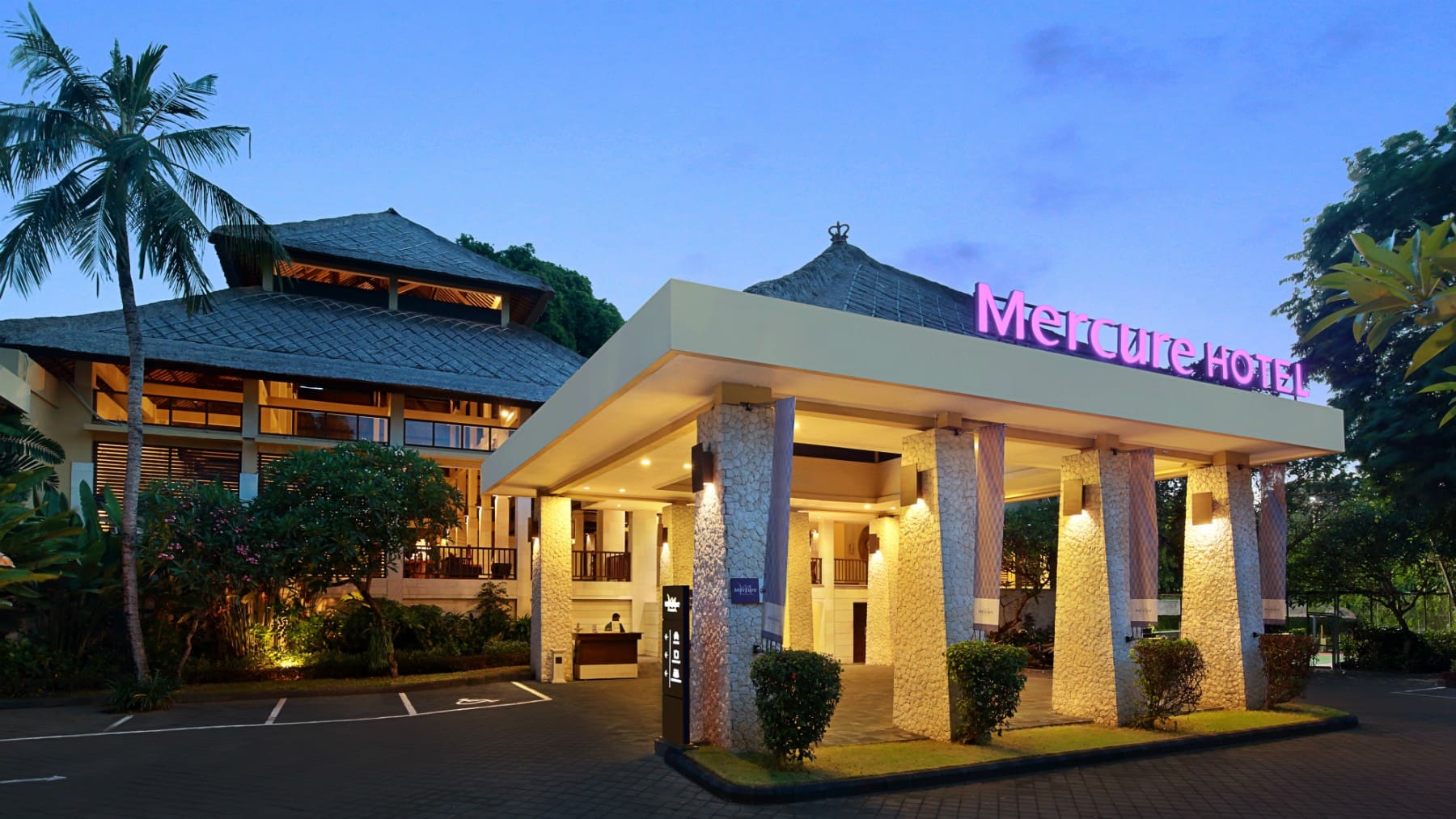 Mercure Resort sanur front view
