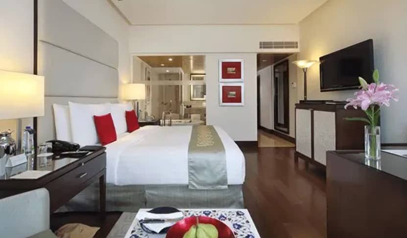 India-Mumbai-Oberoi-Bedroom